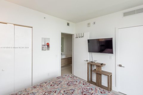 Condo in Miami, Florida, 1 bedroom  № 1728831 - photo 26