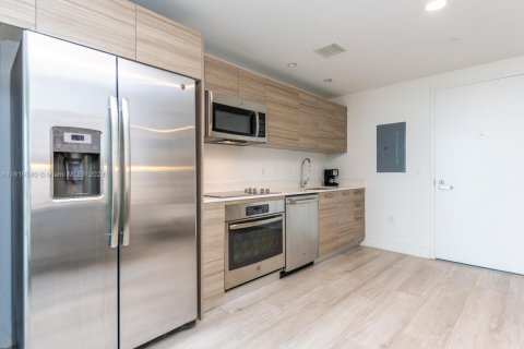 Condo in Miami, Florida, 1 bedroom  № 1728831 - photo 5