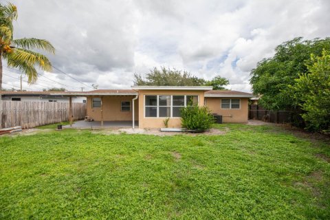 Villa ou maison à vendre à Pembroke Pines, Floride: 4 chambres, 129.13 m2 № 1947598 - photo 12