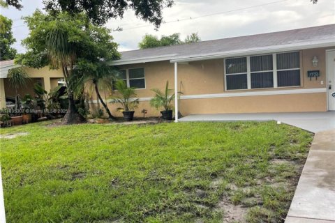 Villa ou maison à vendre à Pembroke Pines, Floride: 4 chambres, 129.13 m2 № 1947598 - photo 2