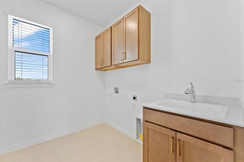House in Riverview, Florida 4 bedrooms, 285.77 sq.m. № 2222209 - photo 16