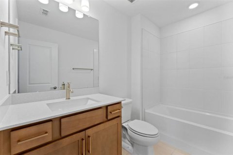 House in Riverview, Florida 4 bedrooms, 285.77 sq.m. № 2222209 - photo 19