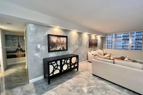 Снять в аренду кондоминиум в Авентура, Флорида 2 спальни, 149.11м2, № 2072345 - фото 15