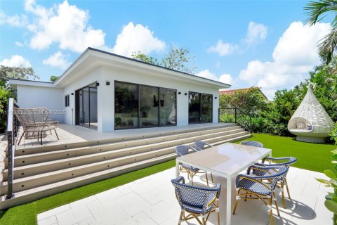 Casa en Surfside, Florida 3 dormitorios № 2031217