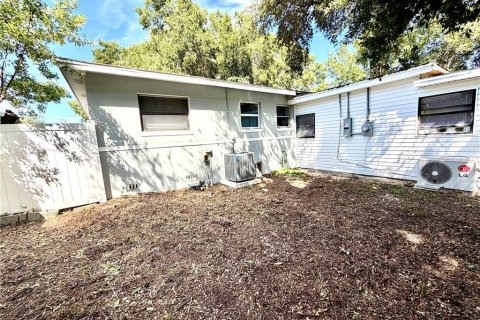 House in Saint Petersburg, Florida 3 bedrooms, 106.56 sq.m. № 2391412 - photo 26