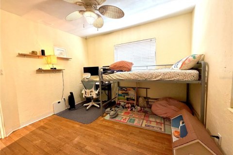 House in Saint Petersburg, Florida 3 bedrooms, 106.56 sq.m. № 2391412 - photo 16