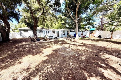 House in Saint Petersburg, Florida 3 bedrooms, 106.56 sq.m. № 2391412 - photo 24