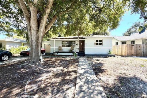 House in Saint Petersburg, Florida 3 bedrooms, 106.56 sq.m. № 2391412 - photo 2