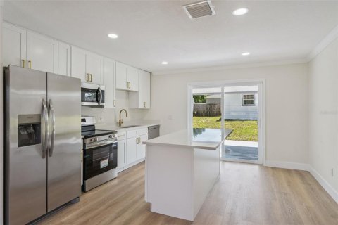 Купить виллу или дом в Делтона, Флорида 4 комнаты, 115.38м2, № 2226384 - фото 12