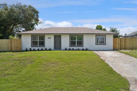 Casa en Deltona, Florida 3 dormitorios, 115.38 m2 № 2226384