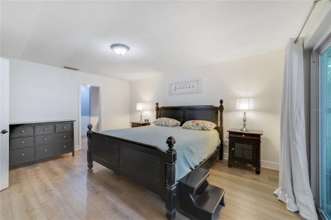 House in Orlando, Florida 4 bedrooms, 169.92 sq.m. № 1886342 - photo 9