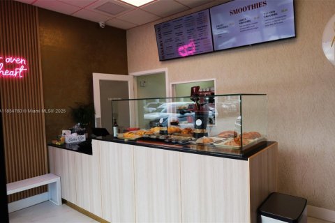 Immobilier commercial à vendre à Miami, Floride № 1962859 - photo 2