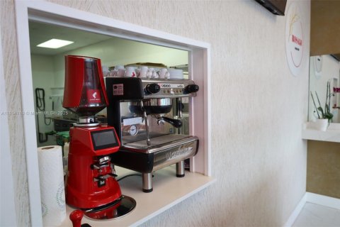 Immobilier commercial à vendre à Miami, Floride № 1962859 - photo 3