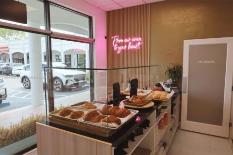 Immobilier commercial à vendre à Miami, Floride № 1962859 - photo 1