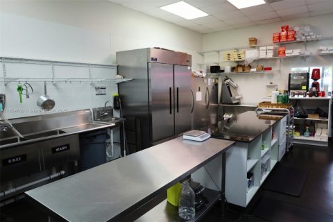 Immobilier commercial à vendre à Miami, Floride № 1962859 - photo 4