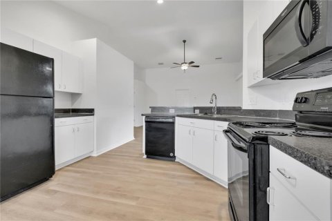 Villa ou maison à vendre à Port Richey, Floride: 3 chambres, 142.14 m2 № 2395621 - photo 8