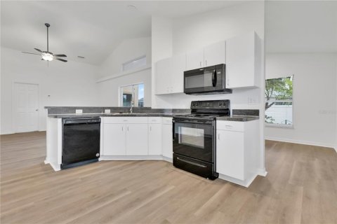 Villa ou maison à vendre à Port Richey, Floride: 3 chambres, 142.14 m2 № 2395621 - photo 9