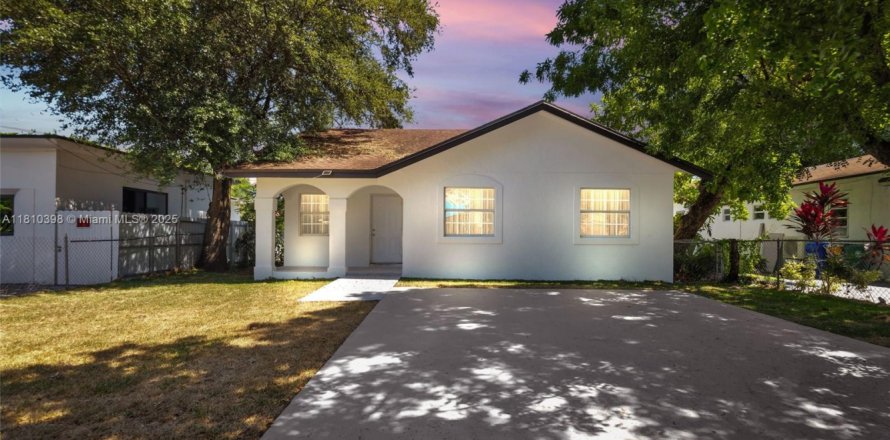 Casa en Miami, Florida 3 dormitorios, 112.32 m2 № 1755757