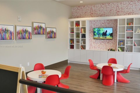 Condo in Doral, Florida, 2 bedrooms  № 1764743 - photo 24