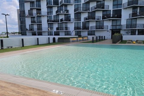 Condo in Doral, Florida, 2 bedrooms  № 1764743 - photo 27