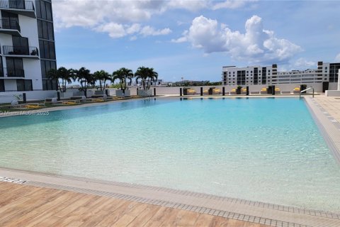 Condo in Doral, Florida, 2 bedrooms  № 1764743 - photo 25