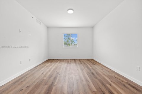 Apartamento en alquiler en Miami, Florida, 2 dormitorios, 91.6 m2 № 1938391 - foto 6