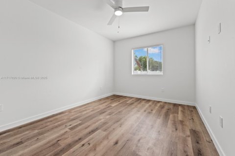 Apartamento en alquiler en Miami, Florida, 2 dormitorios, 91.6 m2 № 1938391 - foto 17