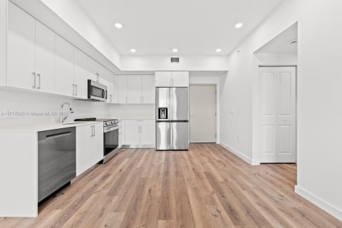 Appartement à louer à Miami, Floride: 2 chambres, 91.6 m2 № 1938391 - photo 3