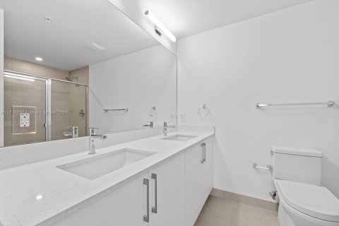 Apartamento en alquiler en Miami, Florida, 2 dormitorios, 91.6 m2 № 1938391 - foto 21