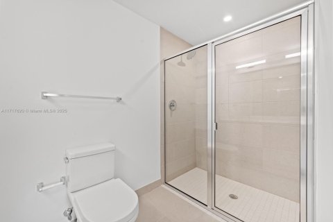 Apartamento en alquiler en Miami, Florida, 2 dormitorios, 91.6 m2 № 1938391 - foto 22