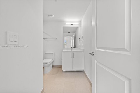 Apartamento en alquiler en Miami, Florida, 2 dormitorios, 91.6 m2 № 1938391 - foto 16