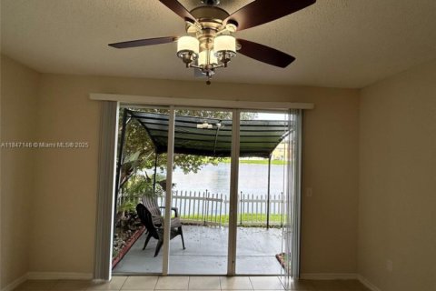 Adosado en venta en Homestead, Florida, 3 dormitorios, 132.66 m2 № 1935892 - foto 22