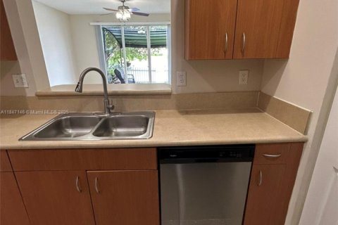 Adosado en venta en Homestead, Florida, 3 dormitorios, 132.66 m2 № 1935892 - foto 18