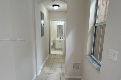Adosado en venta en Homestead, Florida, 3 dormitorios, 132.66 m2 № 1935892 - foto 9