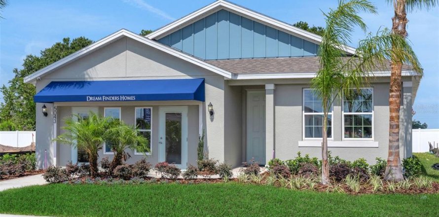 House in Winter Haven, Florida 4 bedrooms, 150.97 sq.m. № 2227243