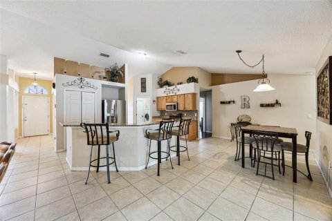 House in Deltona, Florida 4 bedrooms, 189.89 sq.m. № 2353450 - photo 13