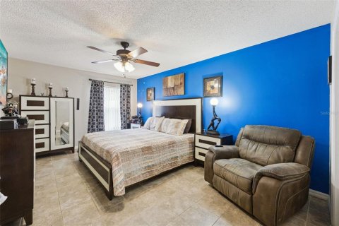 House in Deltona, Florida 4 bedrooms, 189.89 sq.m. № 2353450 - photo 20