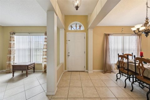 House in Deltona, Florida 4 bedrooms, 189.89 sq.m. № 2353450 - photo 4