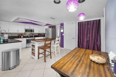 Villa ou maison à vendre à Tampa, Floride: 5 chambres, 220.64 m2 № 1906202 - photo 19