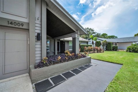 Villa ou maison à vendre à Tampa, Floride: 5 chambres, 220.64 m2 № 1906202 - photo 8