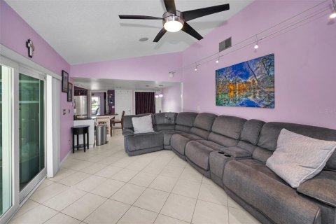 Villa ou maison à vendre à Tampa, Floride: 5 chambres, 220.64 m2 № 1906202 - photo 29