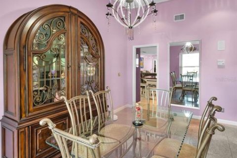 Villa ou maison à vendre à Tampa, Floride: 5 chambres, 220.64 m2 № 1906202 - photo 13