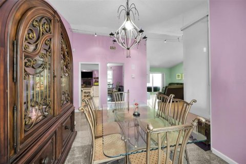 Villa ou maison à vendre à Tampa, Floride: 5 chambres, 220.64 m2 № 1906202 - photo 12