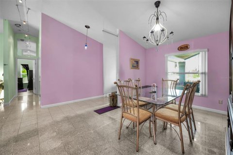 Villa ou maison à vendre à Tampa, Floride: 5 chambres, 220.64 m2 № 1906202 - photo 11