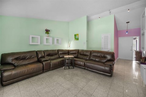 Villa ou maison à vendre à Tampa, Floride: 5 chambres, 220.64 m2 № 1906202 - photo 15