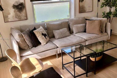 Condominio en alquiler en Miami Beach, Florida, 1 dormitorio, 59.46 m2 № 1989432 - foto 15