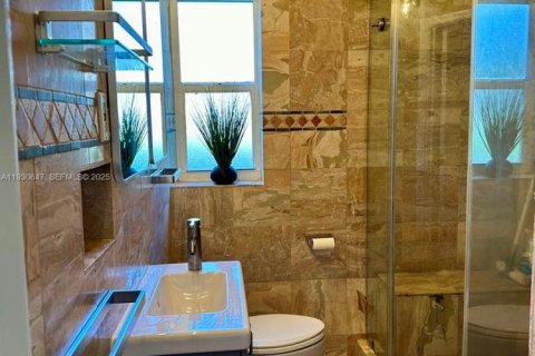 Condominio en alquiler en Miami Beach, Florida, 1 dormitorio, 59.46 m2 № 1989432 - foto 17