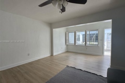 Immobilier commercial à vendre à Miami Beach, Floride: 324.41 m2 № 2085675 - photo 19