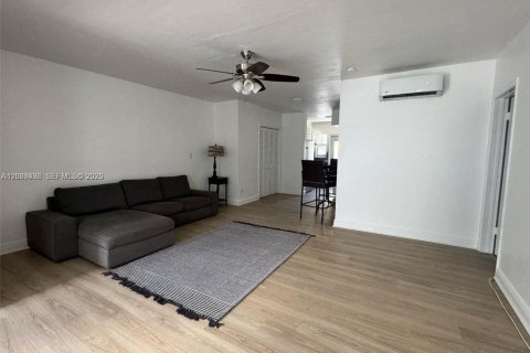 Immobilier commercial à vendre à Miami Beach, Floride: 324.41 m2 № 2085675 - photo 17