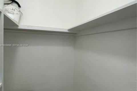 Immobilier commercial à vendre à Miami Beach, Floride: 324.41 m2 № 2085675 - photo 11